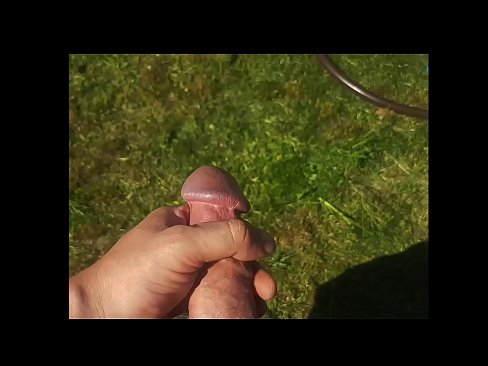 ❤️ Horúca kočka si nechá jebnúť ružovú kundičku a vystrieka sa so squirtom v letnej záhrade Šukanie video na porno sk.sex-porntube.ru