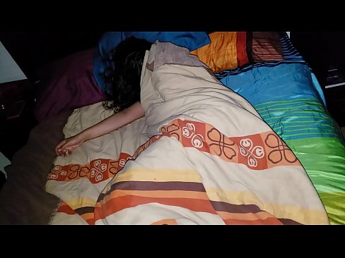 ❤️ Nevlastný syn nadáva svojej mladej nevlastnej matke, zatiaľ čo ona spí. Šukanie video na porno sk.sex-porntube.ru